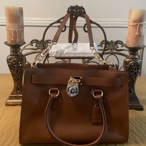 Color Camel. Looks like new.